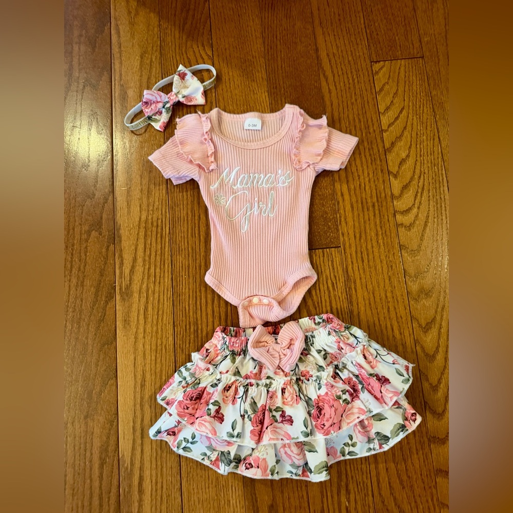 Pink Baby Outfit with Floral Skirt and Matching Bow (0-3 Months) - Picture 1 of 1